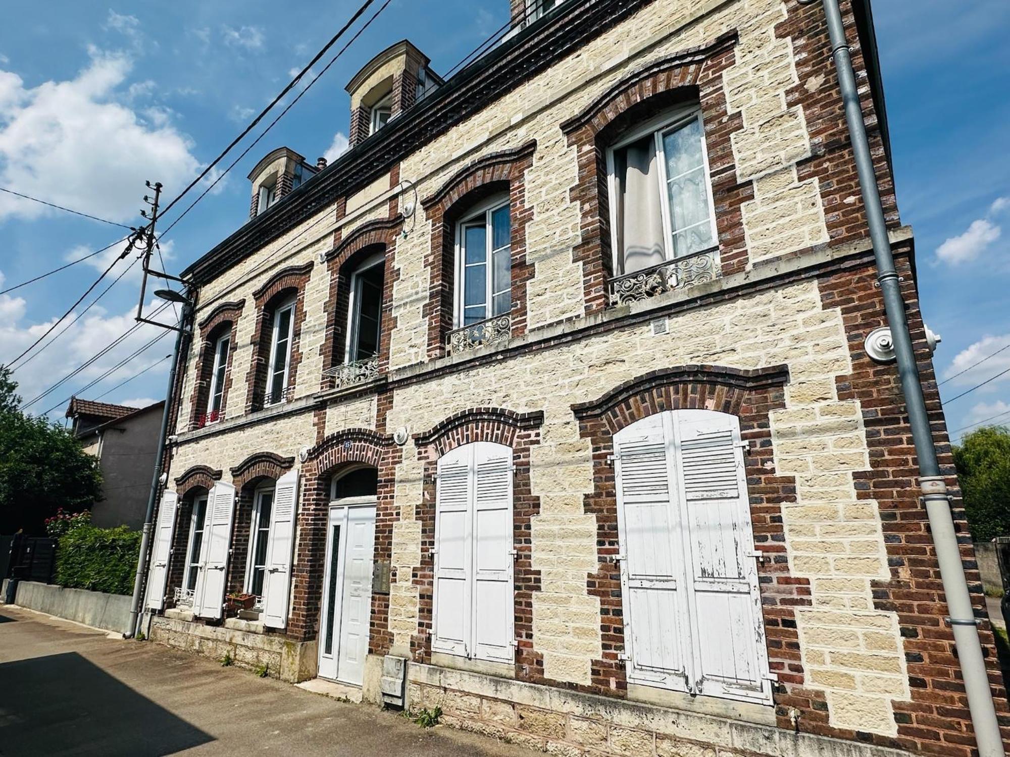 Studio 12 Proche Centre Ville Avec Wifi Parking Troyes Exterior photo